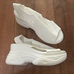 Sandals white thick chunky heels